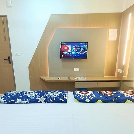 Shri Radha Rani Kripa Dham Hotel Mathura Kültér fotó