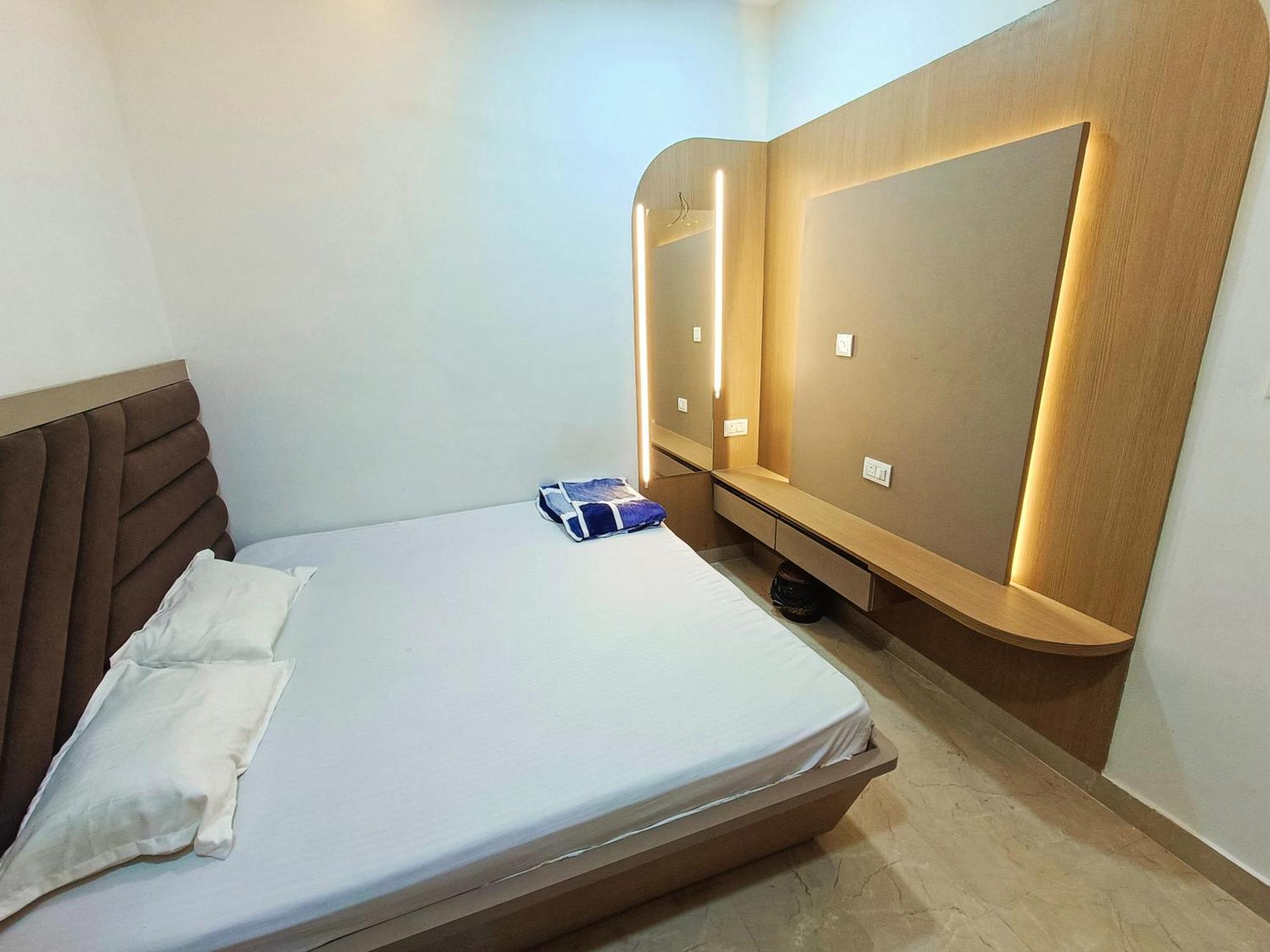Shri Radha Rani Kripa Dham Hotel Mathura Kültér fotó