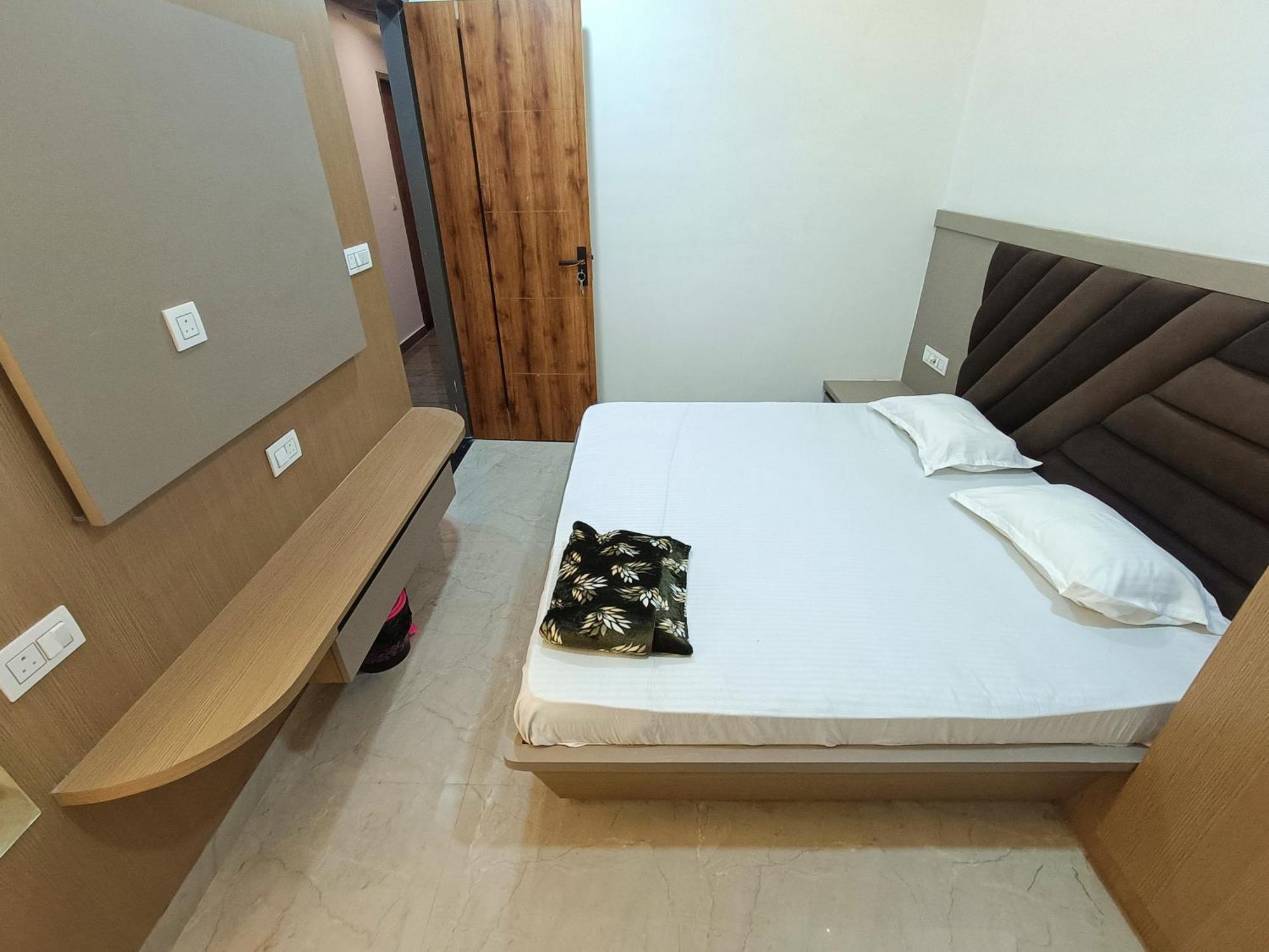 Shri Radha Rani Kripa Dham Hotel Mathura Kültér fotó