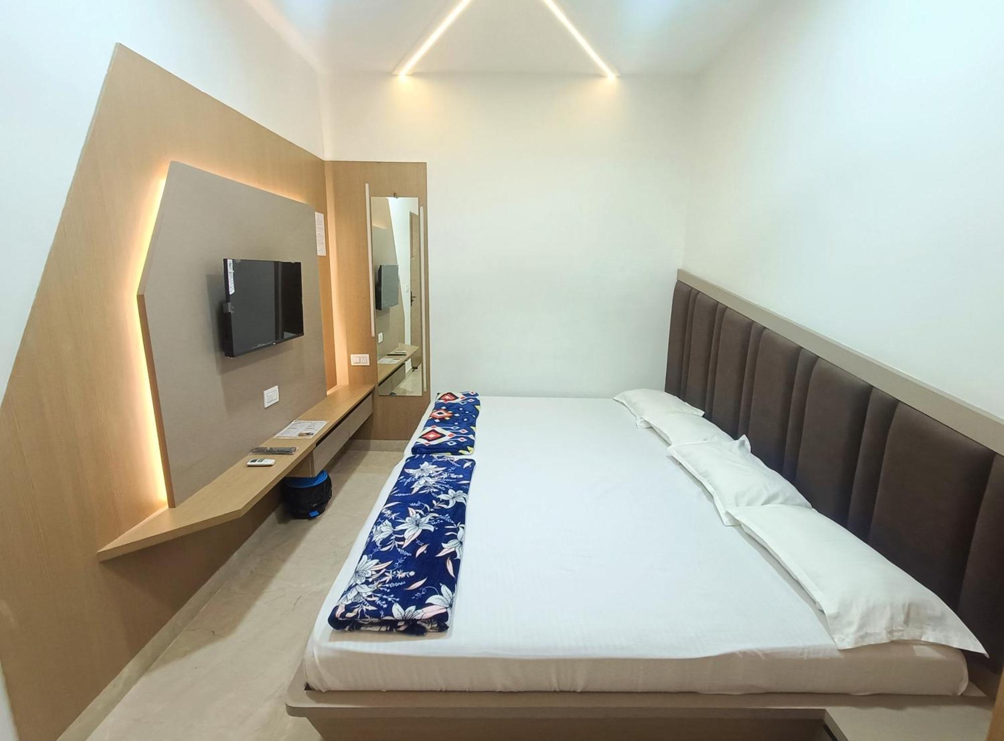 Shri Radha Rani Kripa Dham Hotel Mathura Kültér fotó