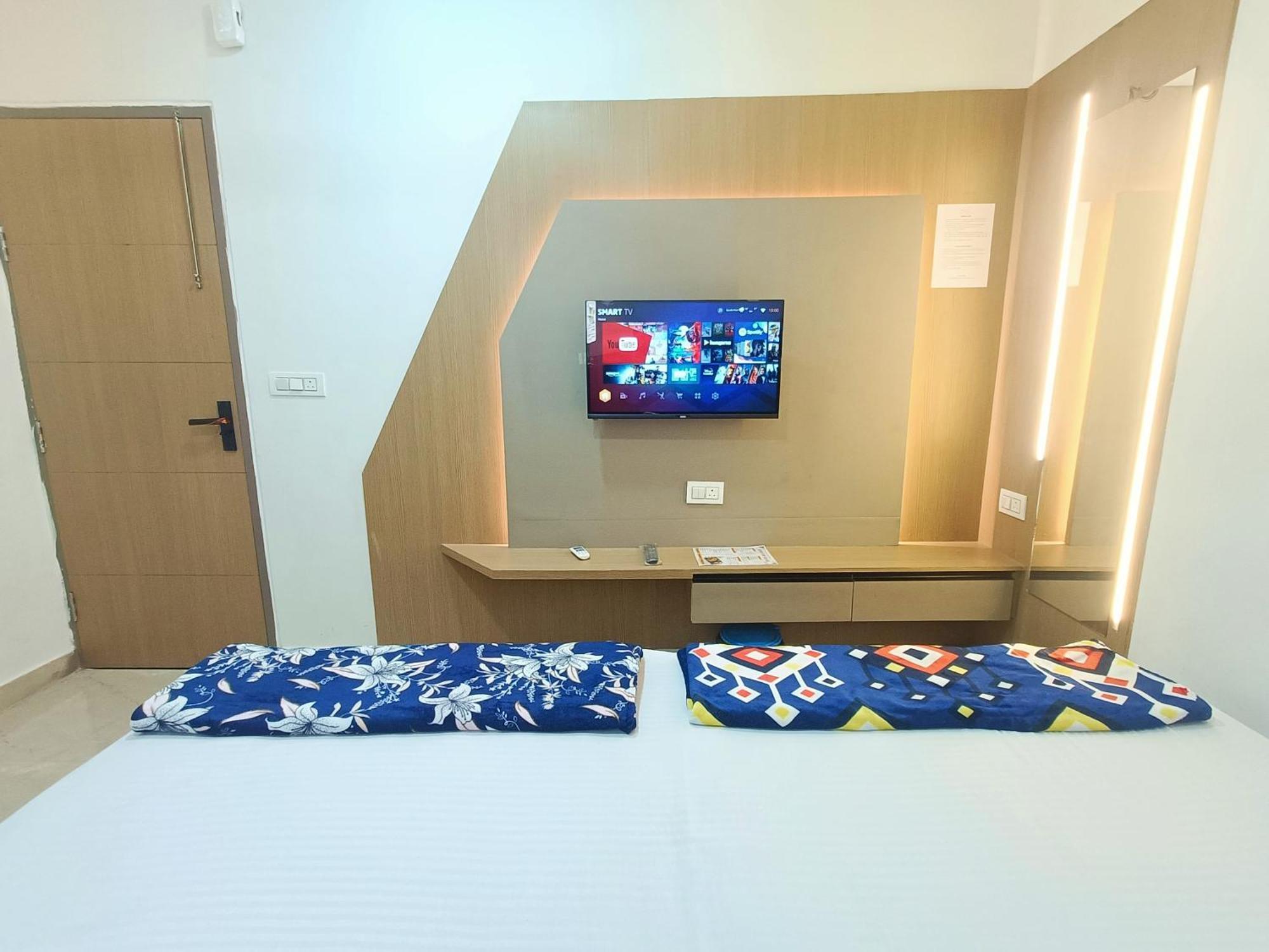Shri Radha Rani Kripa Dham Hotel Mathura Kültér fotó
